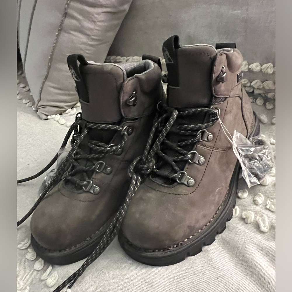 Women’s hiking/outdoor boots